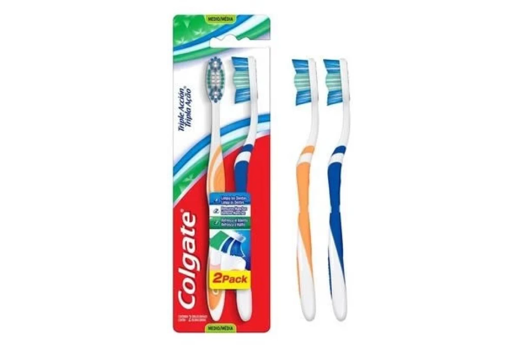 COLGATE TRIPLE ACCION CEPILLO 2 X 1